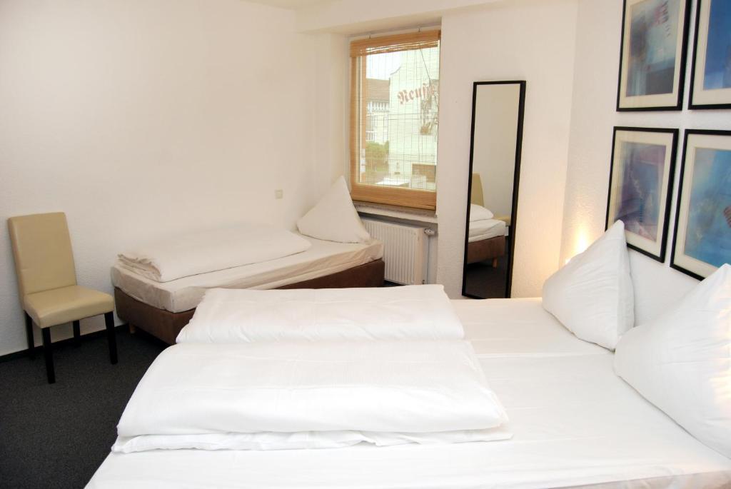 Hotel Rheinischer Hof Еркрат Номер фото