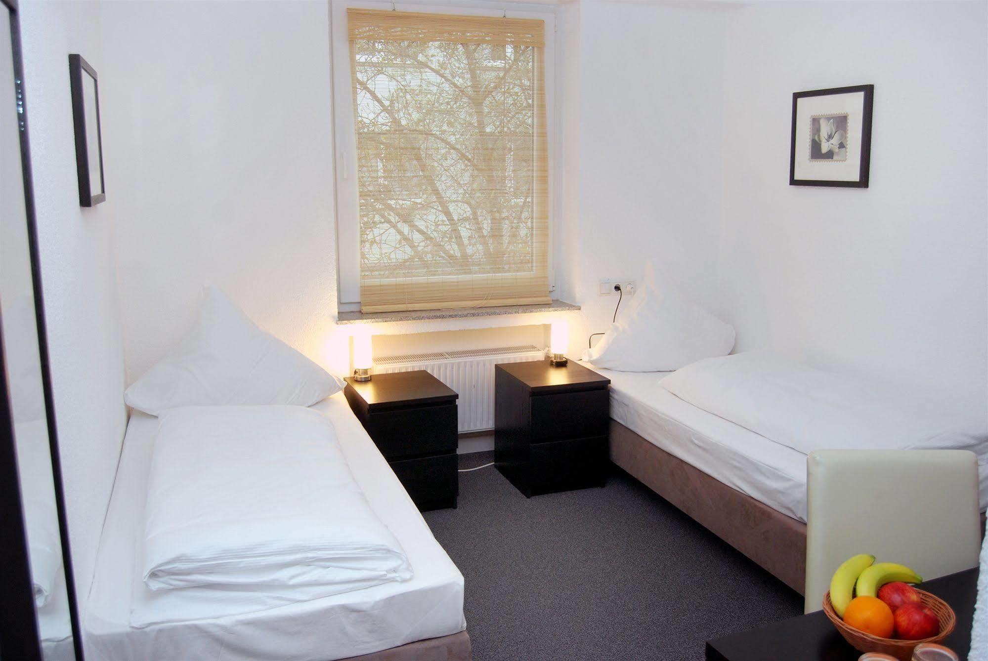 Hotel Rheinischer Hof Еркрат Екстер'єр фото