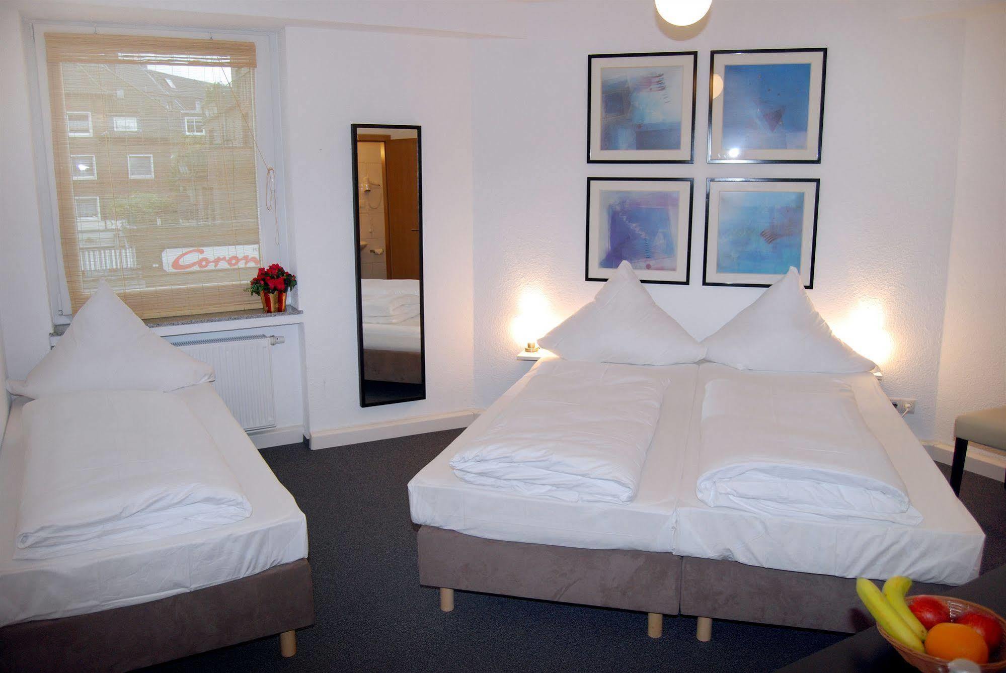 Hotel Rheinischer Hof Еркрат Екстер'єр фото